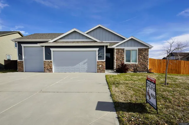 $500,000 | 2583 Grove Street, Casper, WY 82609