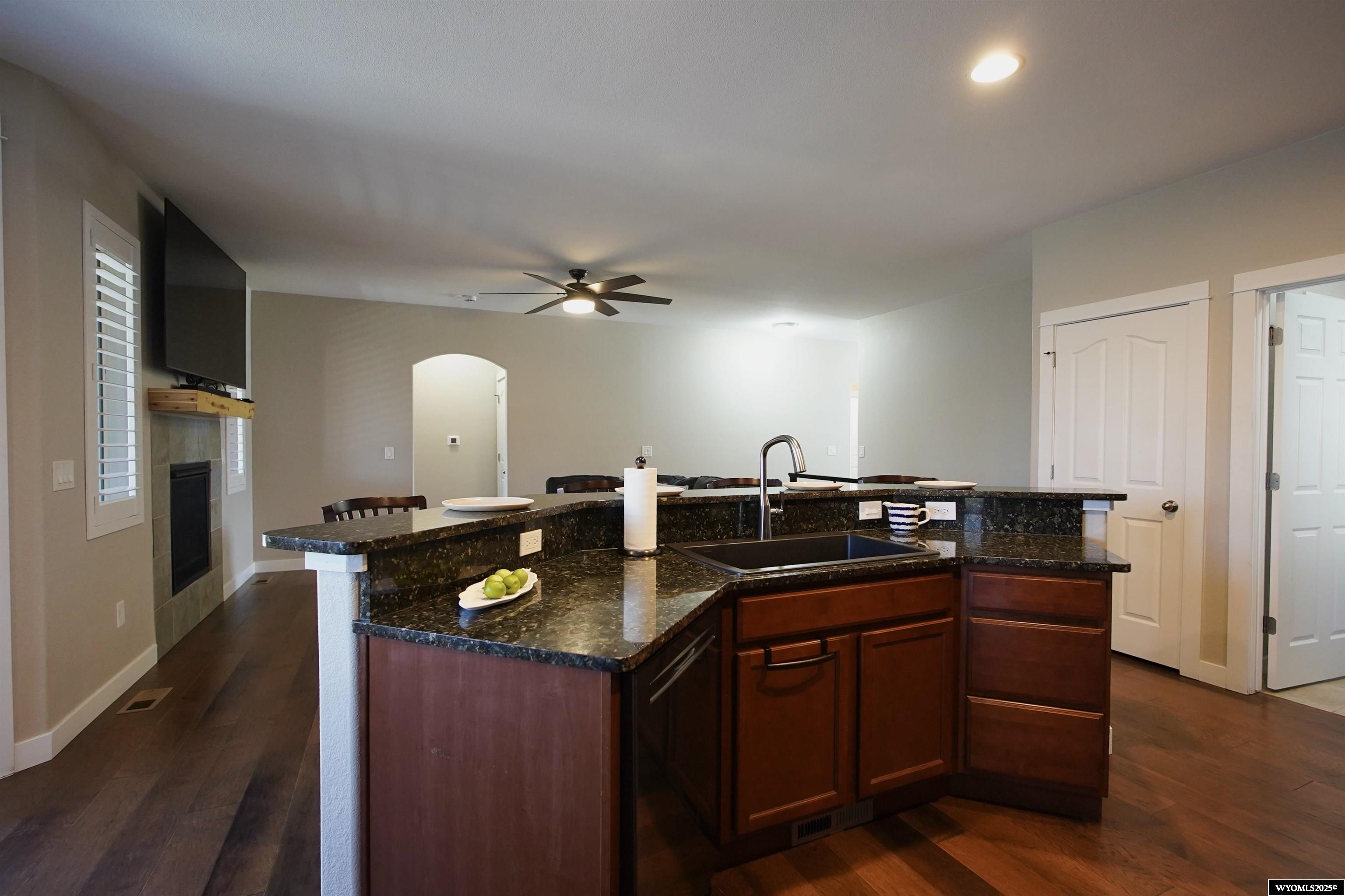 2583 Grove Street Casper, WY 82609 - Photo 6 of 36