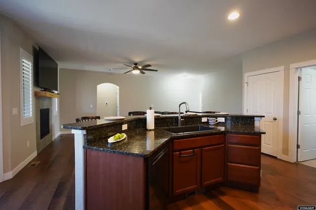 $500,000 | 2583 Grove Street, Casper, WY 82609