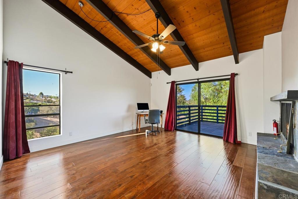 335 Morro Hills Road Fallbrook, CA 92028 - Photo 12 of 35 Family Room