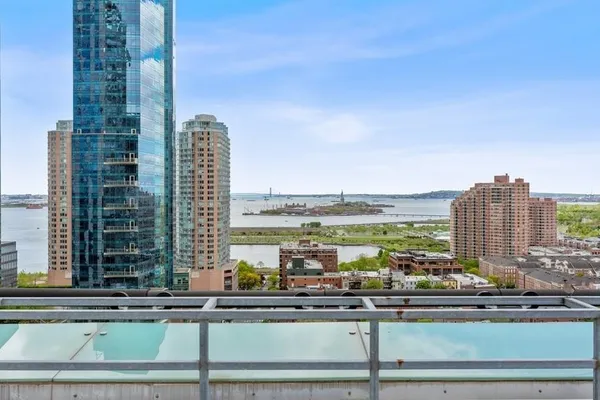$2,065,000 | 105 Greene Street, Unit 1901, Jersey City, NJ 07302