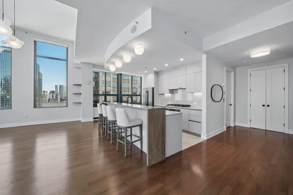$2,065,000 | 105 Greene Street, Unit 1901, Jersey City, NJ 07302
