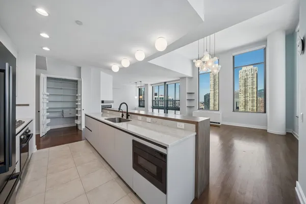 $2,065,000 | 105 Greene Street, Unit 1901, Jersey City, NJ 07302