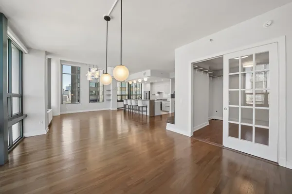 $2,065,000 | 105 Greene Street, Unit 1901, Jersey City, NJ 07302