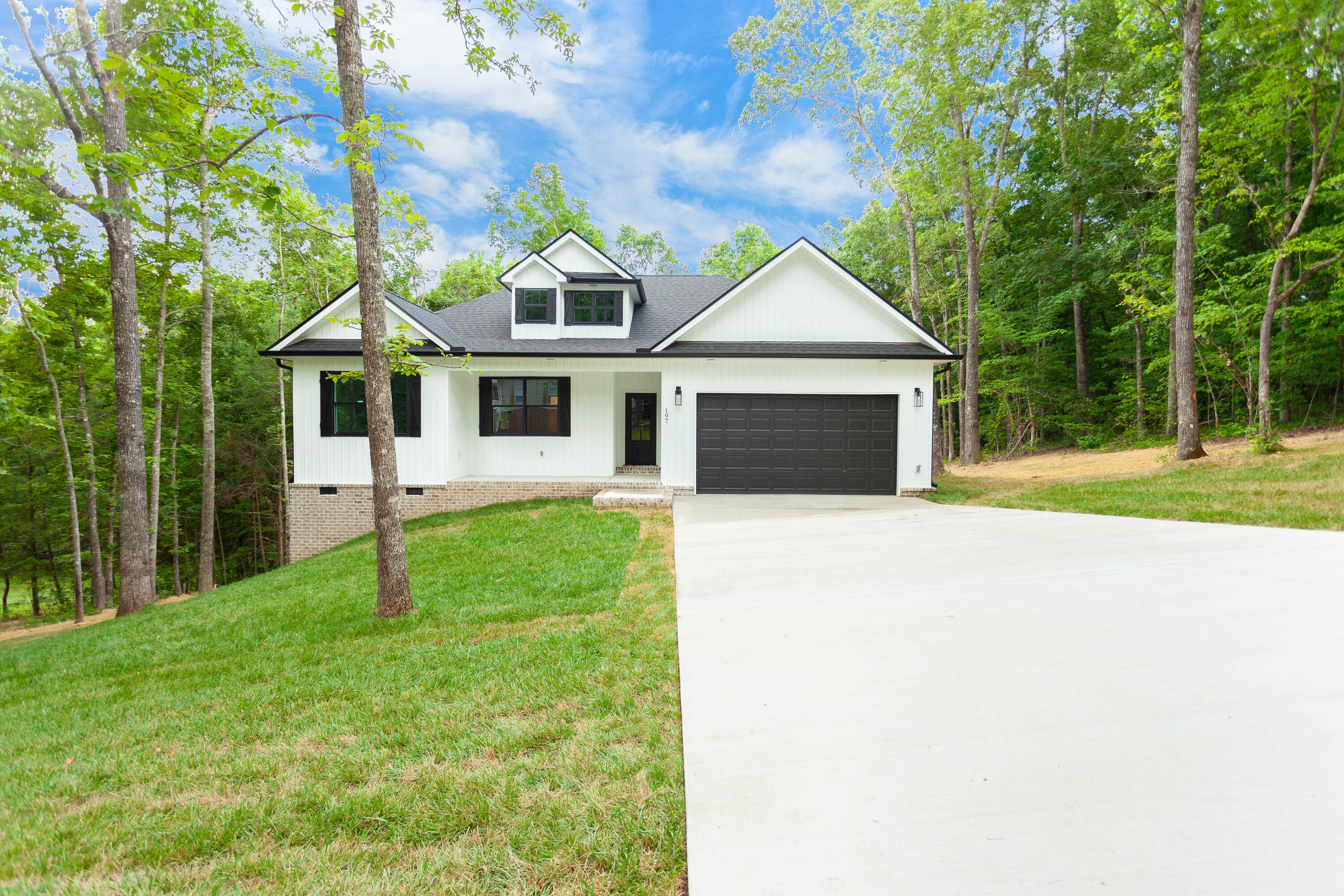 197 Hidden Ridge Loop Dunlap, TN 37327 - Photo 3 of 42 Front 2