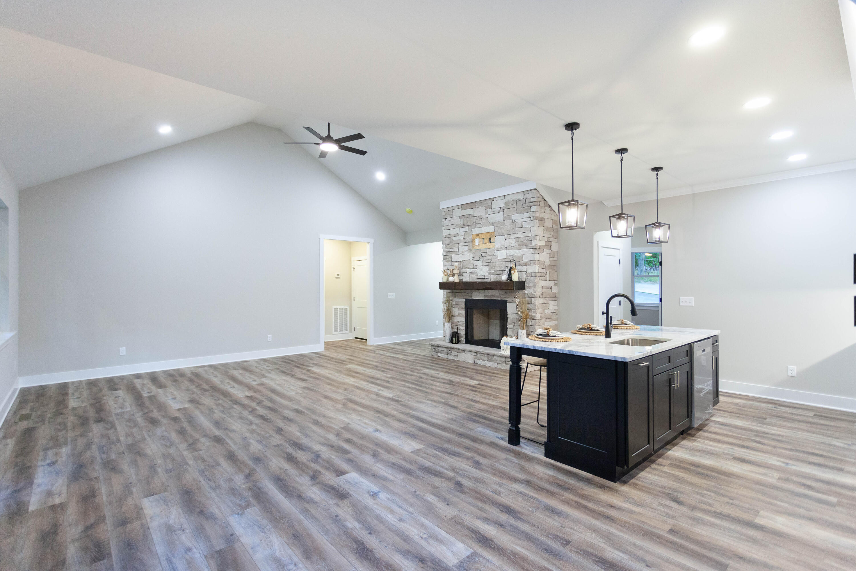 197 Hidden Ridge Loop Dunlap, TN 37327 - Photo 9 of 42 Living Room 3
