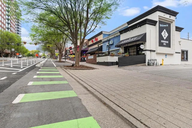 $1,895 | 1510 Demonbreun Street, Unit 706, Nashville, TN 37203