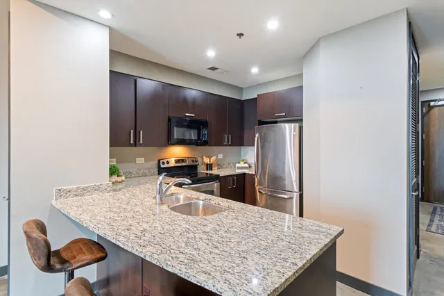 $1,895 | 1510 Demonbreun Street, Unit 706, Nashville, TN 37203