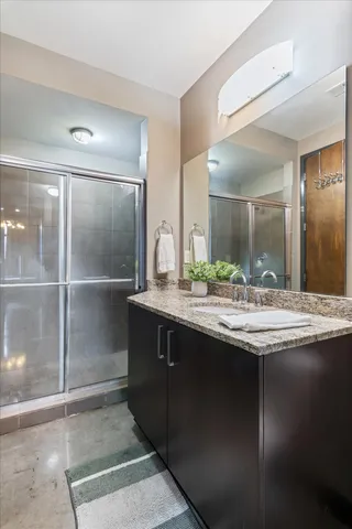 $1,895 | 1510 Demonbreun Street, Unit 706, Nashville, TN 37203