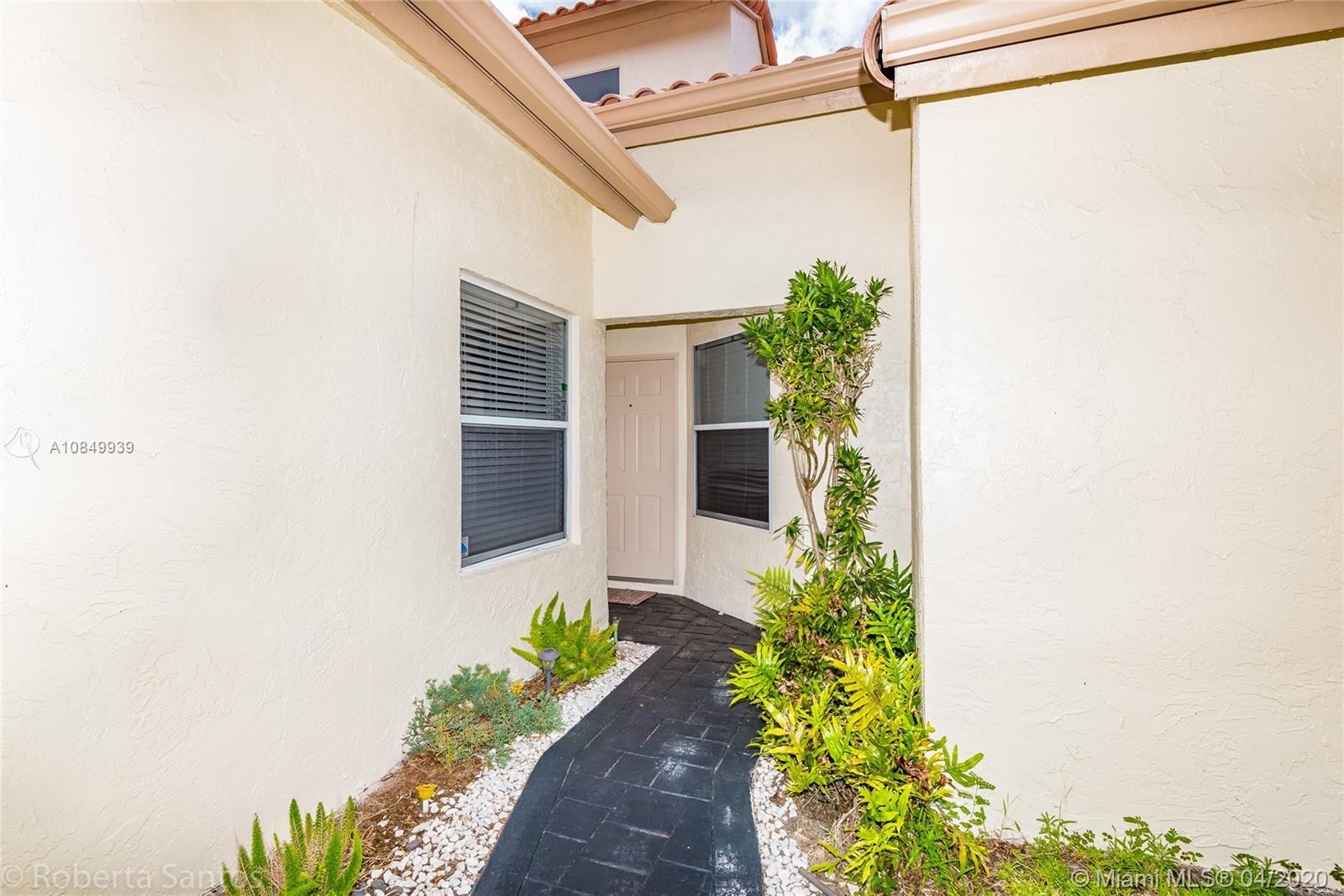 5237 Majorca Club Drive Boca Raton, FL 33486 - Photo 3 of 26 Gallery Image 3