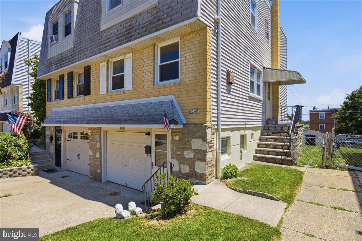 9955 Bridle Road Philadelphia, PA 19115 - Photo 4 of 36 Exterior Front