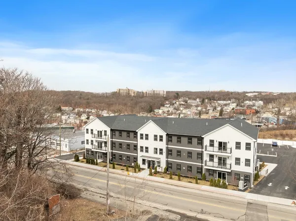 $2,450 | 631 Franklin Street, Unit 308, Worcester, MA 01604