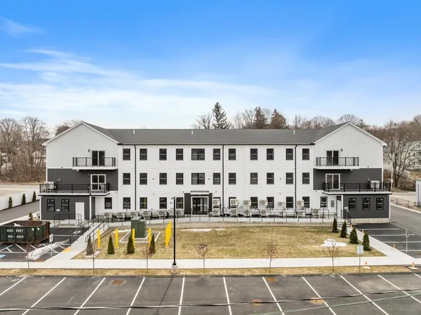 $2,450 | 631 Franklin Street, Unit 308, Worcester, MA 01604