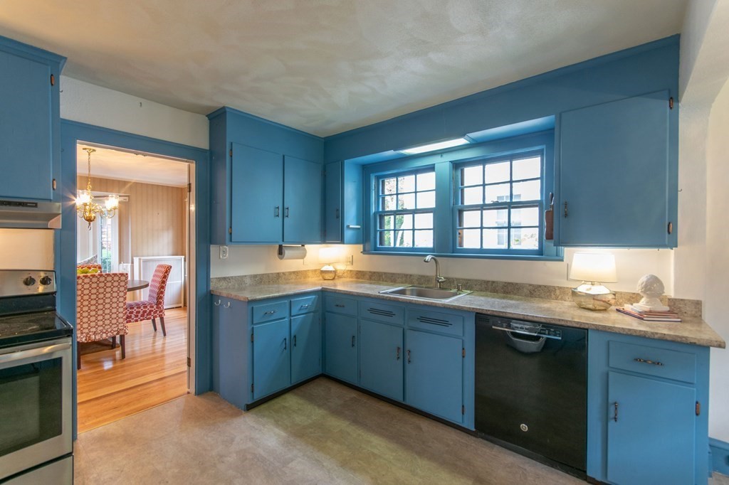 157 Wenonah Road Longmeadow, MA 01106 - Photo 8 of 41 Gallery Image 8