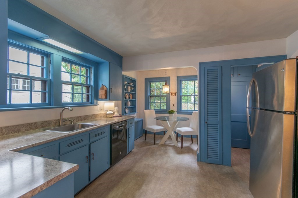 157 Wenonah Road Longmeadow, MA 01106 - Photo 9 of 41 Gallery Image 9
