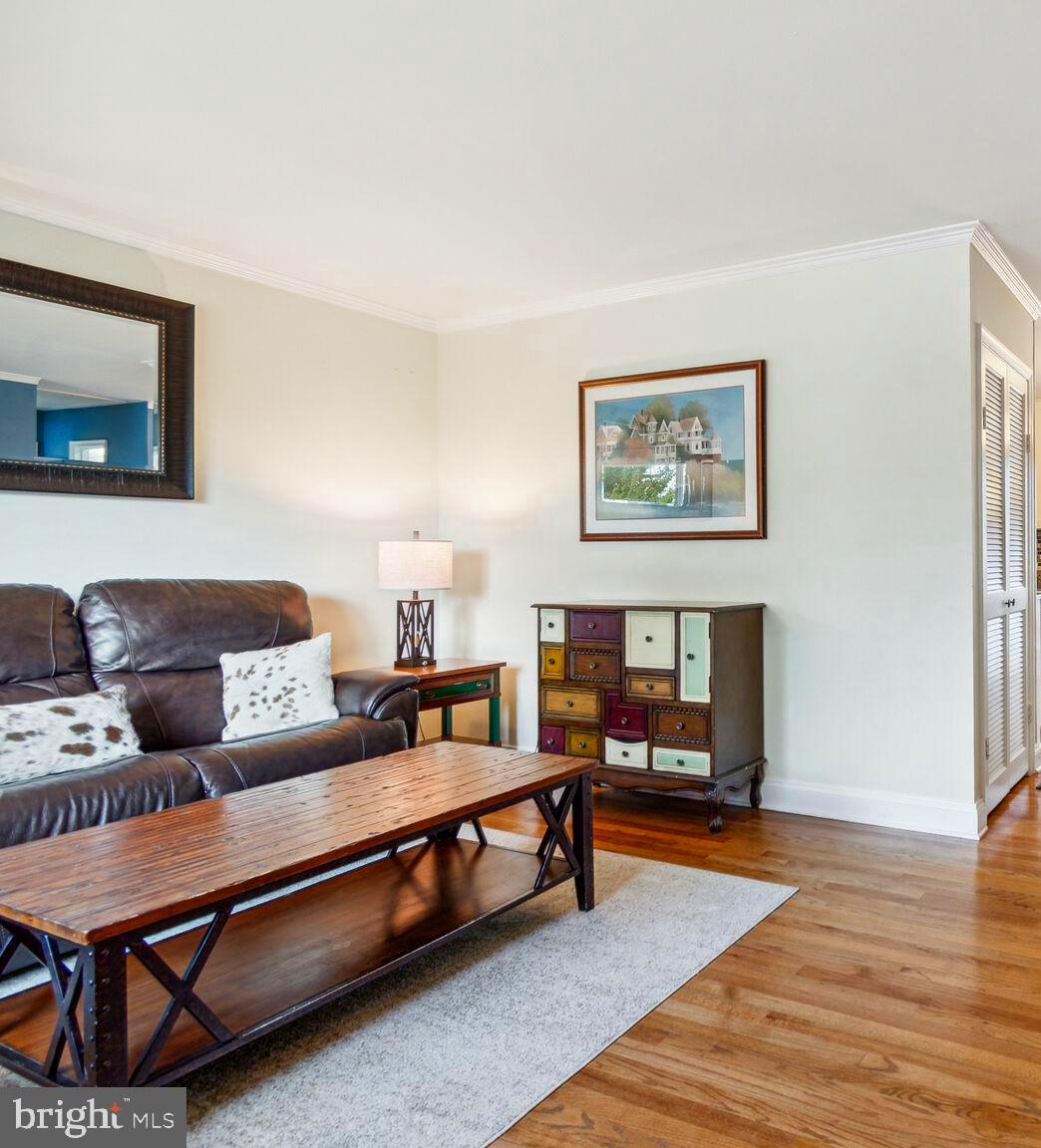 12121 Livingston Street Silver Spring, MD 20902 - Photo 4 of 25