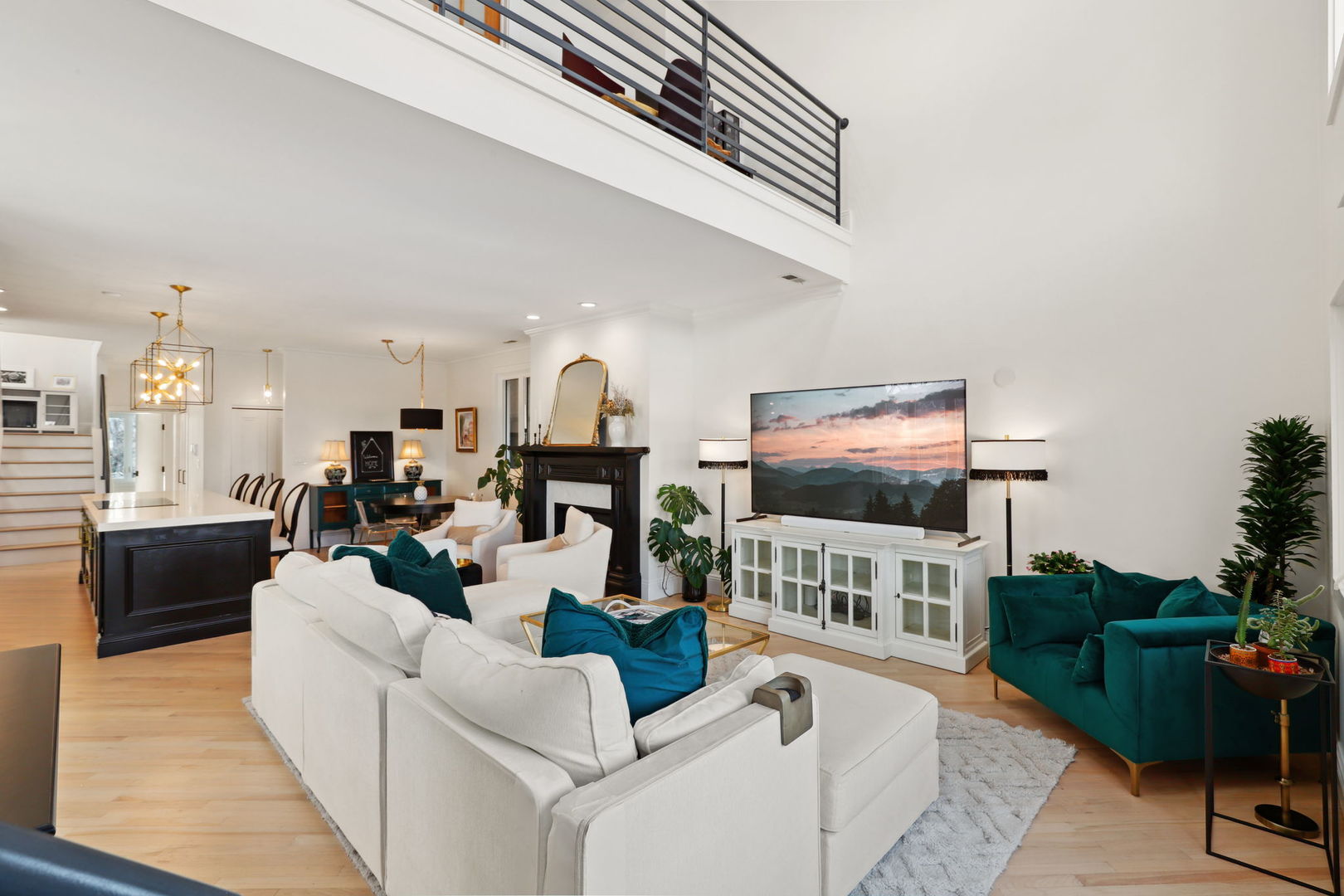 1300 West Fillmore Street, Unit 3 Chicago, IL 60607 - Photo 12 of 34