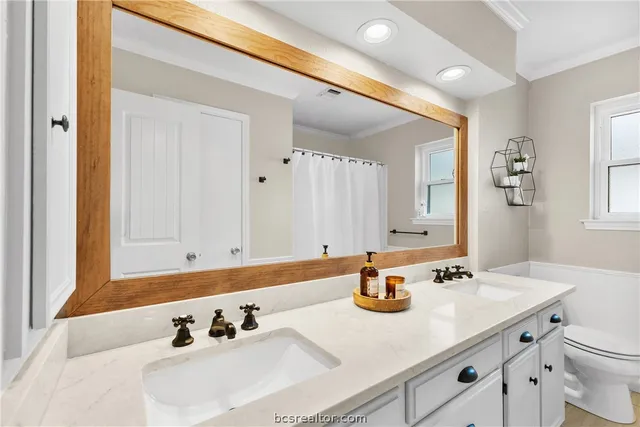 $350,000 | 3814 Holly Drive, Bryan, TX 77802