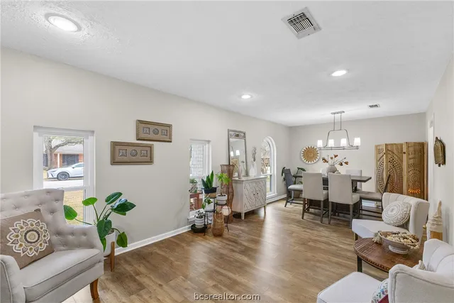 $350,000 | 3814 Holly Drive, Bryan, TX 77802