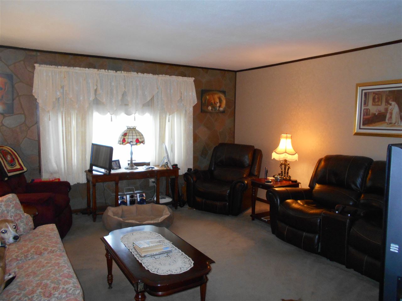 118 Belknap Road Hudson, NH 03051 - Photo 6 of 19 Gallery Image 6
