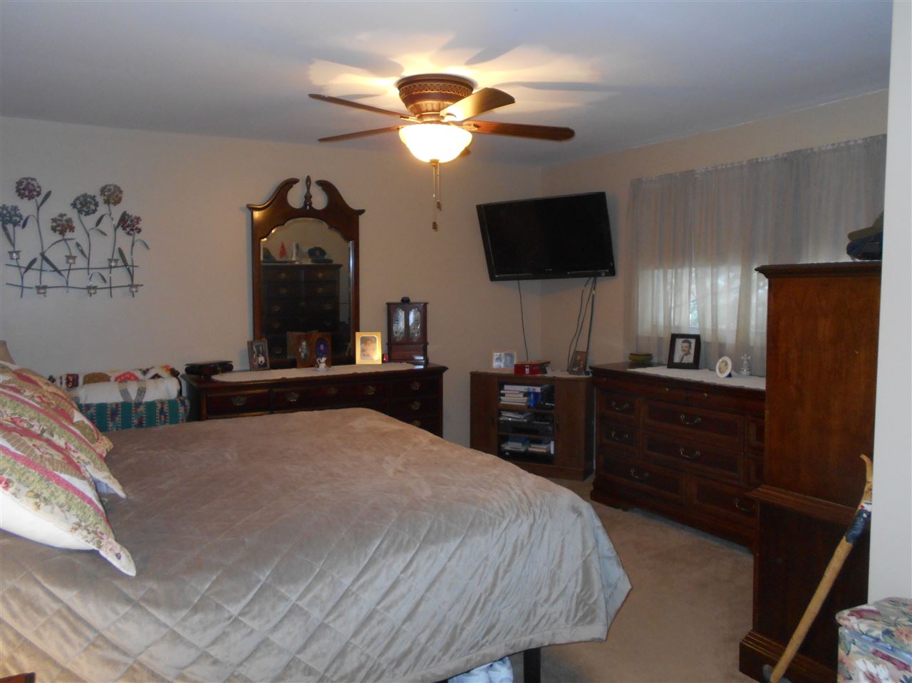 118 Belknap Road Hudson, NH 03051 - Photo 8 of 19 Gallery Image 8