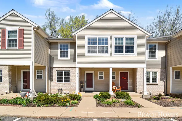 $299,900 | 956 Ada Pl Drive Southeast, Grand Rapids, MI 49546