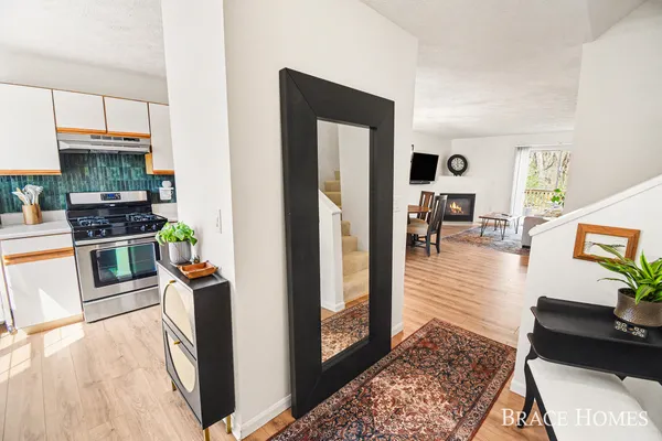 $299,900 | 956 Ada Pl Drive Southeast, Grand Rapids, MI 49546