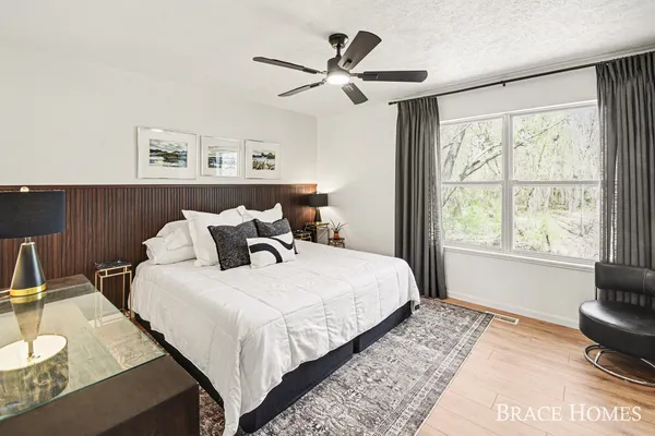 $299,900 | 956 Ada Pl Drive Southeast, Grand Rapids, MI 49546