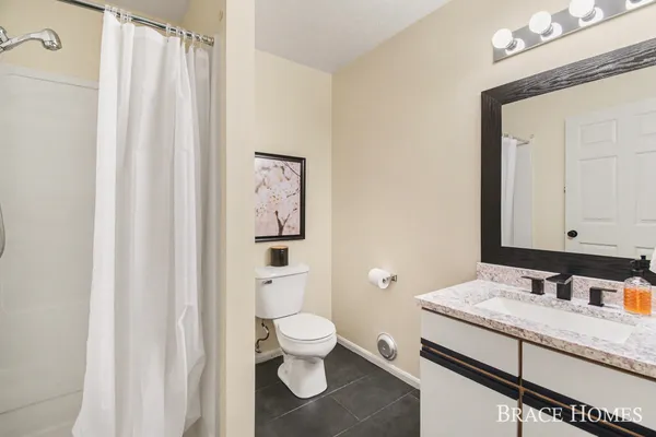 $299,900 | 956 Ada Pl Drive Southeast, Grand Rapids, MI 49546
