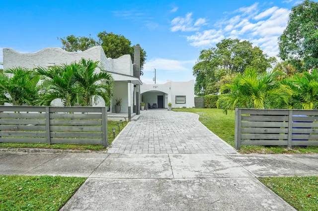 $7,200 | 727 Fernwood Drive, West Palm Beach, FL 33405