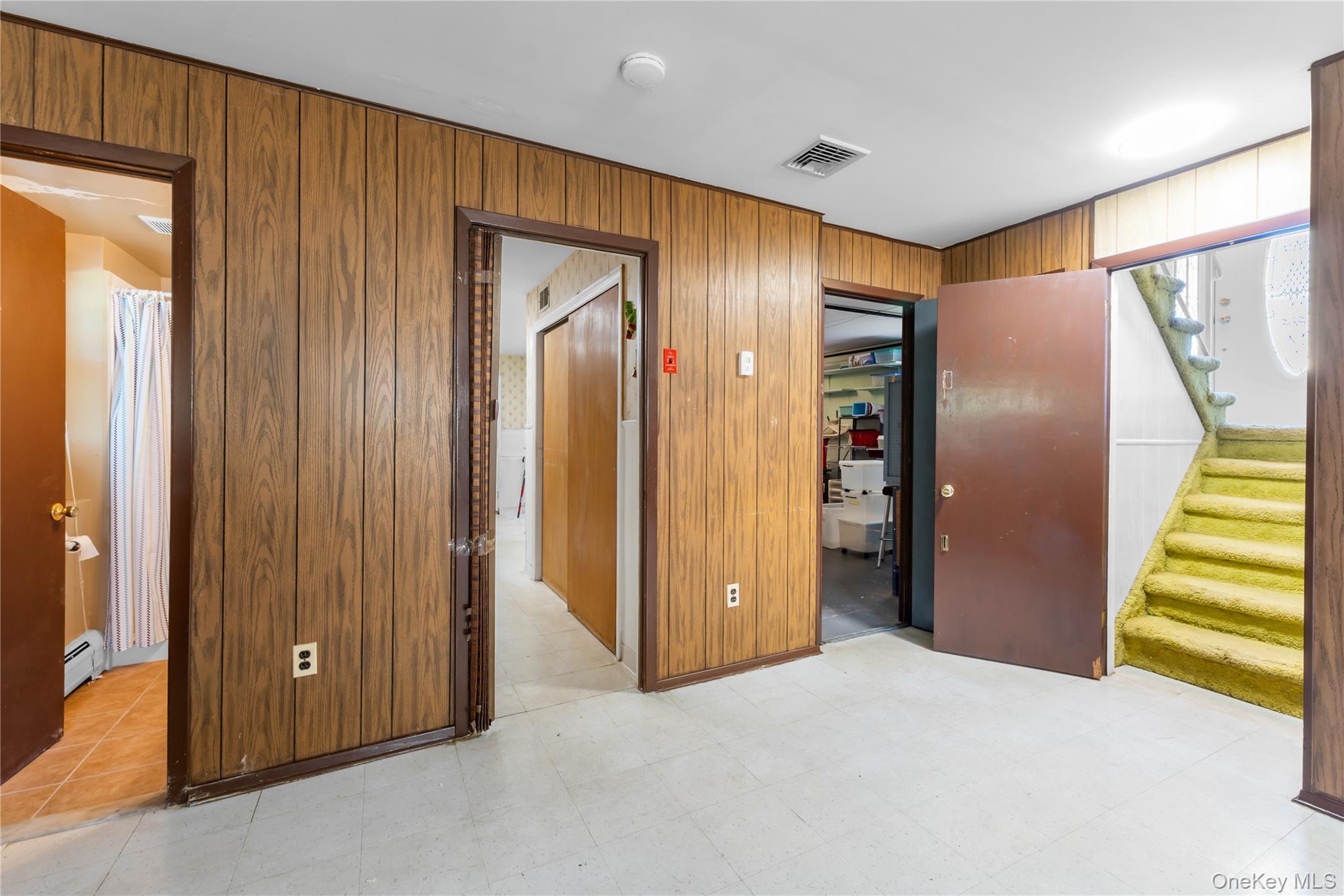 7 Roxbury Court Chestnut Ridge, NY 10977 - Photo 18 of 27 Gallery Image 18