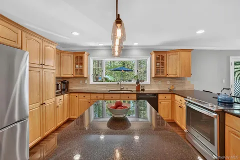 $699,000 | 2864 Hedwig Drive, Yorktown Heights, NY 10598
