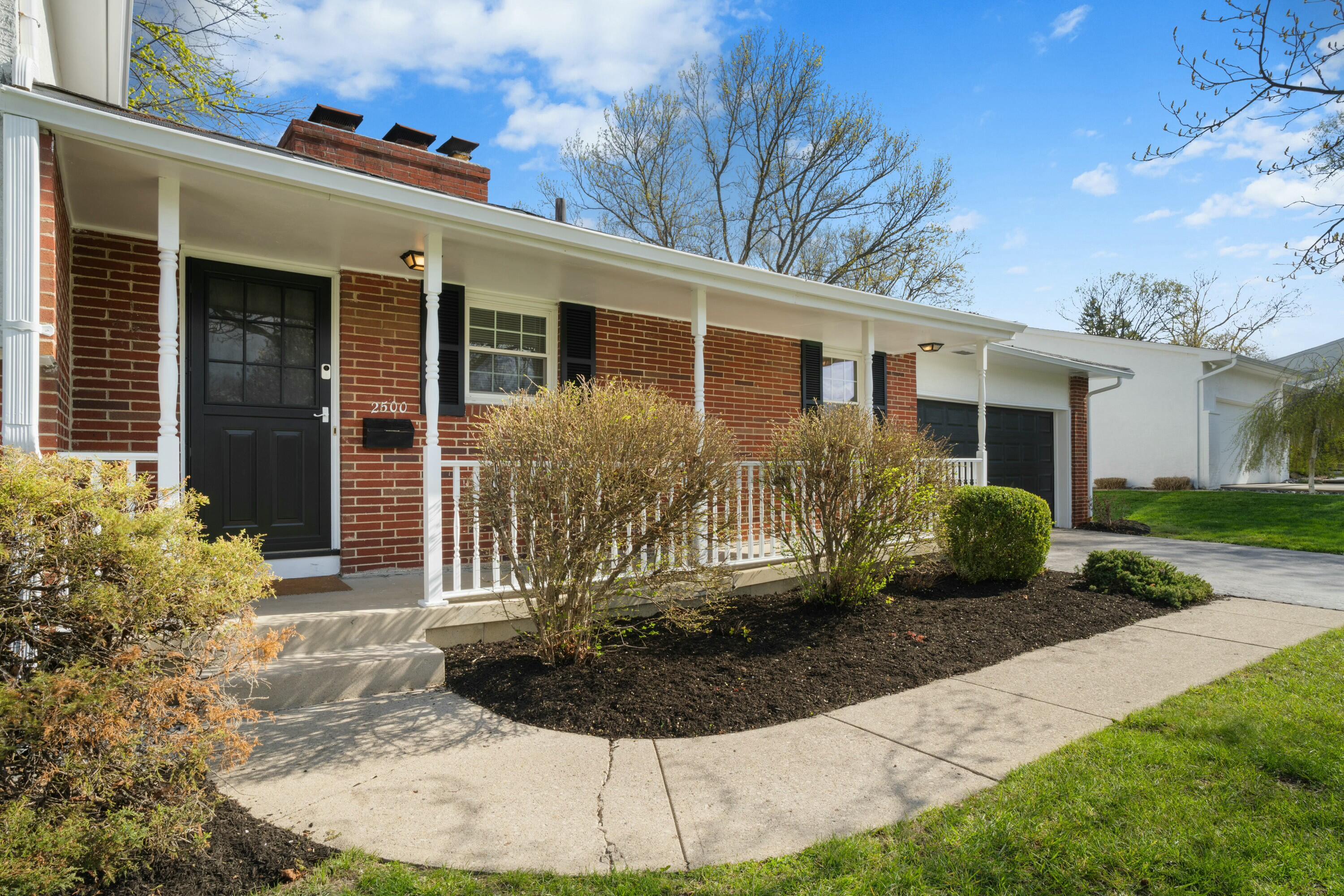 2500 Lytham Road Upper Arlington, OH 43220 - Photo 6 of 69 Front Porch