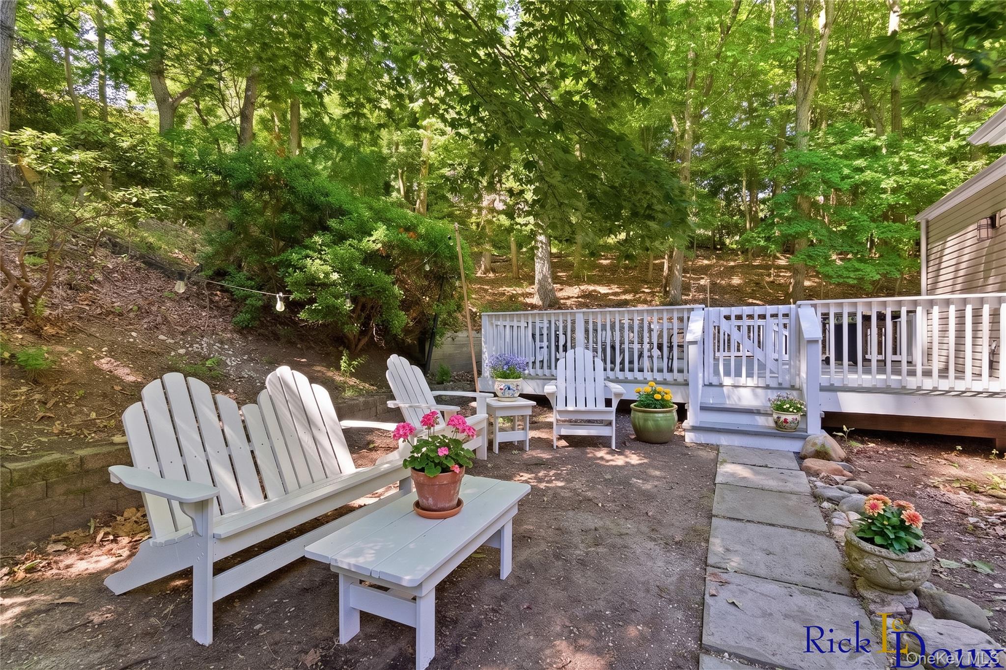 223 Old Post Road Port Jefferson, NY 11777 - Photo 25 of 30