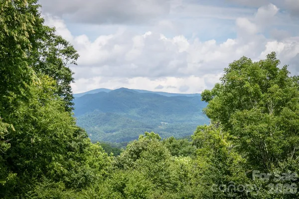 $399,000 | 222 Creekside Way, Unit D/202, Burnsville, NC 28714