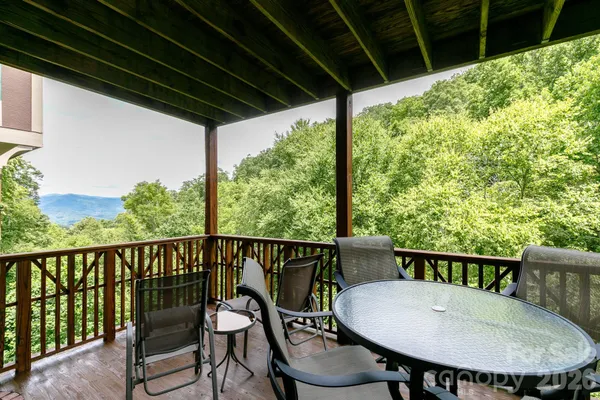 $399,000 | 222 Creekside Way, Unit D/202, Burnsville, NC 28714