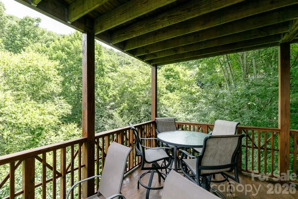$399,000 | 222 Creekside Way, Unit D/202, Burnsville, NC 28714