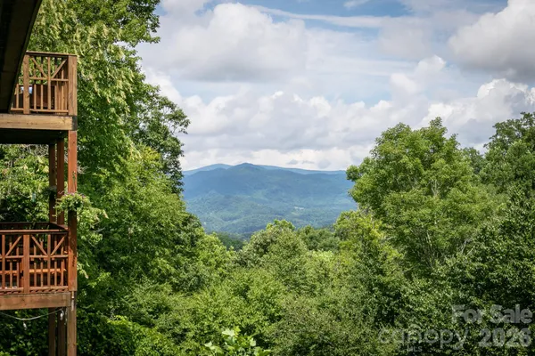 $399,000 | 222 Creekside Way, Unit D/202, Burnsville, NC 28714