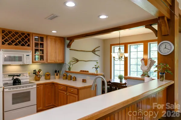 $399,000 | 222 Creekside Way, Unit D/202, Burnsville, NC 28714