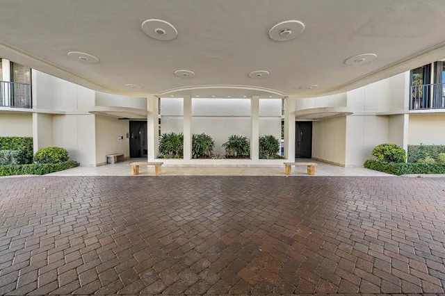 $1,890,000 | 200 South Beach Road, Unit 102, Tequesta, FL 33469