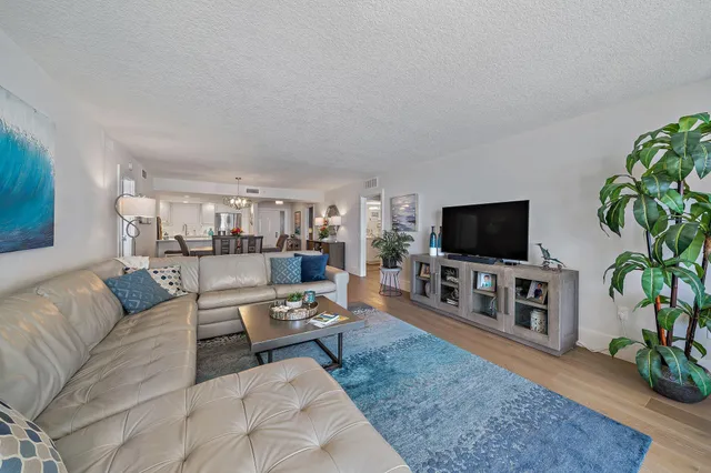 $1,890,000 | 200 South Beach Road, Unit 102, Tequesta, FL 33469