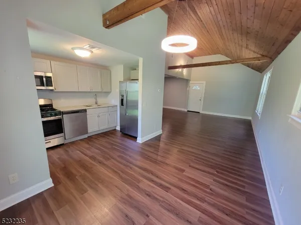 $3,500 | 223 Halsey Road, Unit 3, Parsippany, NJ 07054