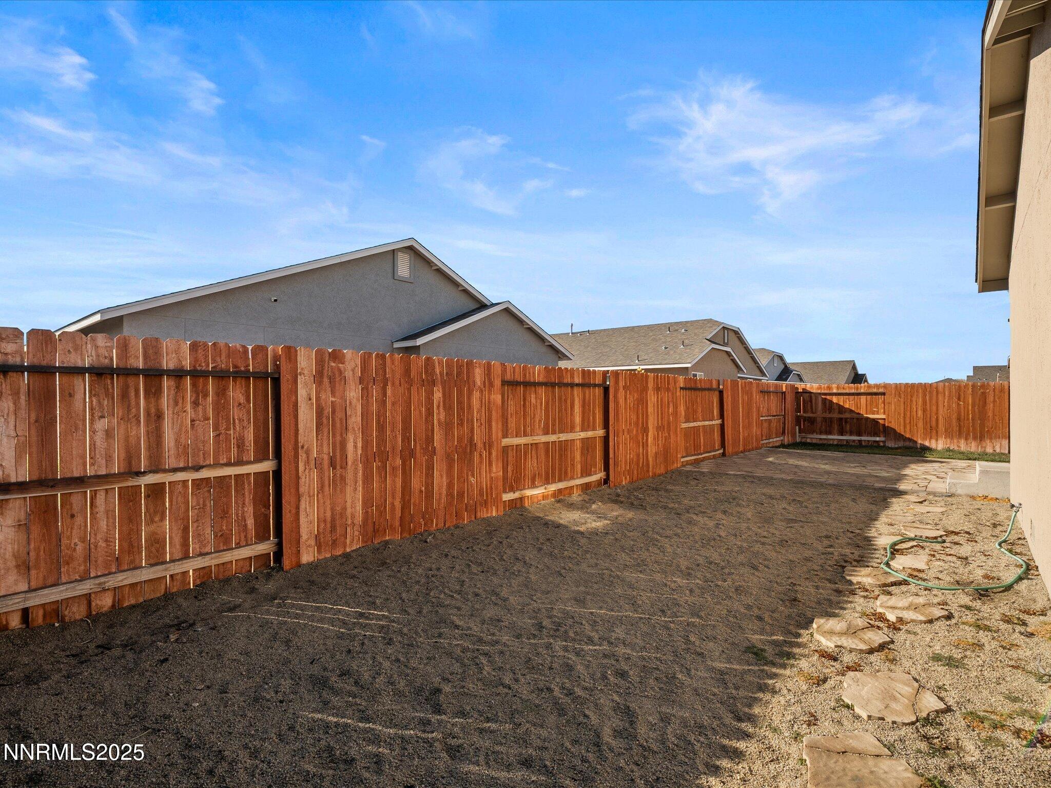 2541 Milano Way Fallon, NV 89406 - Photo 36 of 47 a backyard of a house