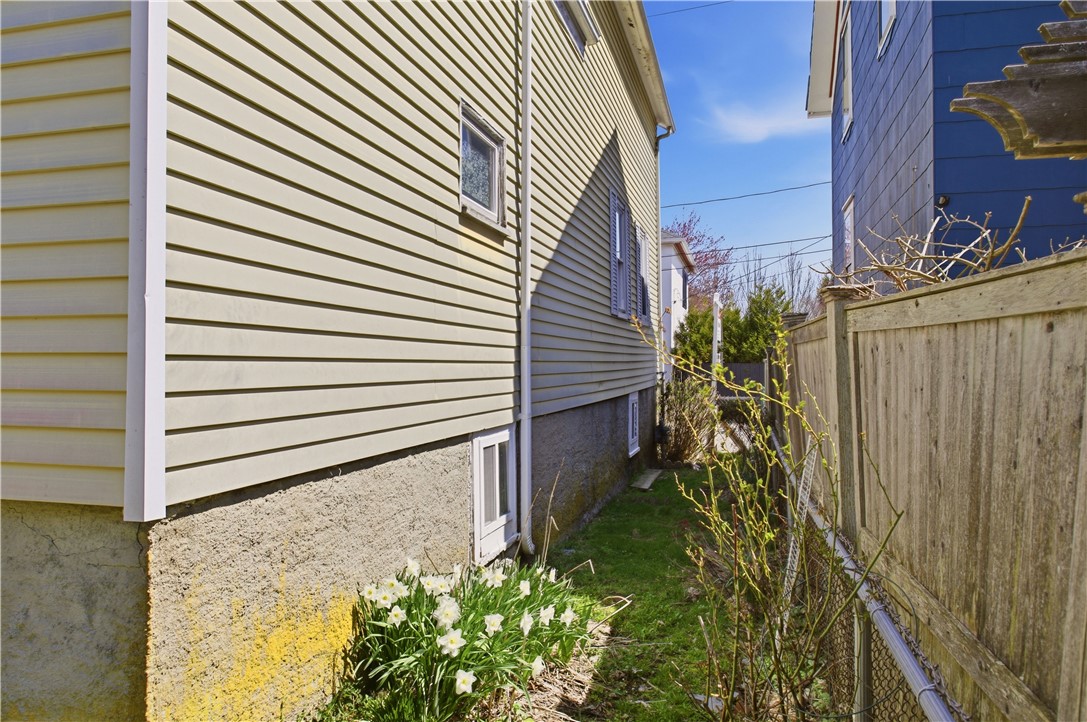4 3rd Street Newport, RI 02840 - Photo 10 of 23 Gallery Image 10