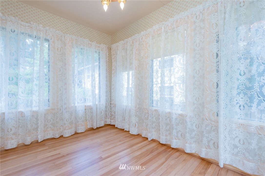 1909 North Oakes Street Tacoma, WA 98406 - Photo 15 of 24