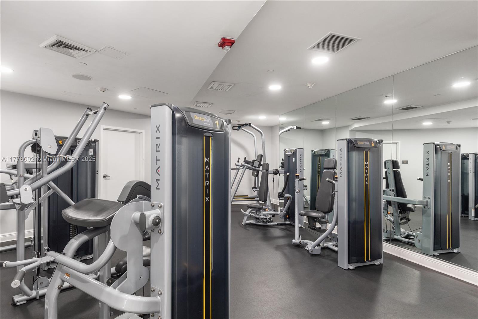 1250 South Miami Avenue, Unit 1206 Miami, FL 33130 - Photo 15 of 19 a view of a room with gym equipment