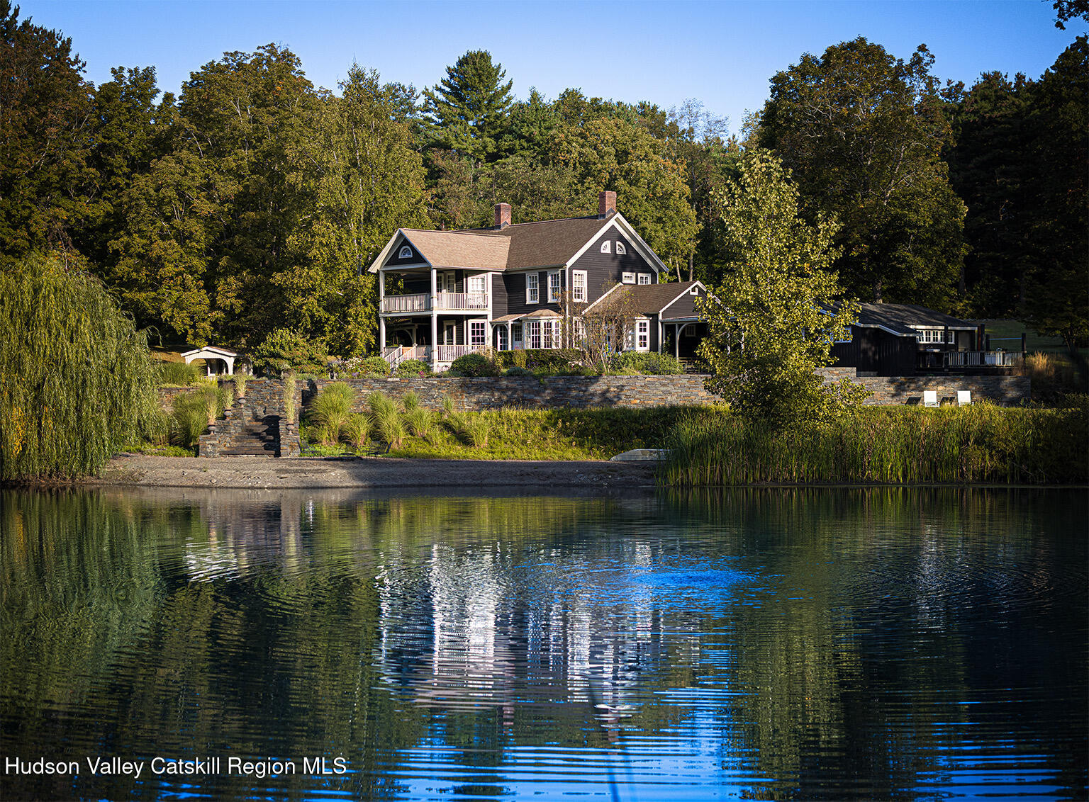 a view of a lake with houses