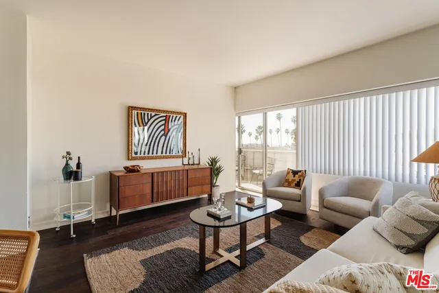 $599,000 | 7135 Hollywood Boulevard, Unit 603, Los Angeles, CA 90046