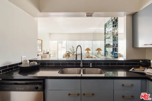 $599,000 | 7135 Hollywood Boulevard, Unit 603, Los Angeles, CA 90046