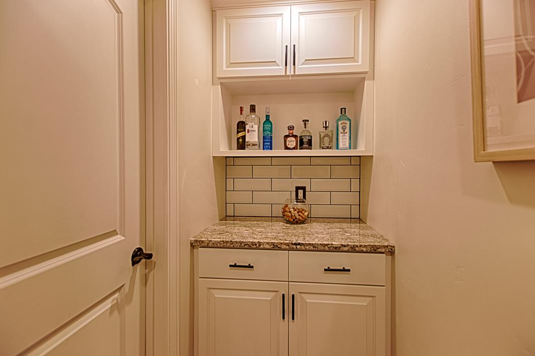 425 Echo Valley Road Salinas, CA 93907 - Photo 12 of 60